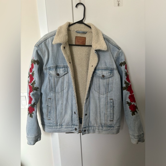 Levi’s denim jacket with Sherpa lining (XL) - Picture 1 of 4
